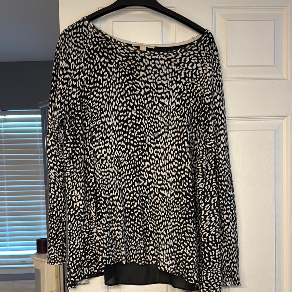 MICHAEL Michael Kors Black and White Graphic Long Sleeve Blouse